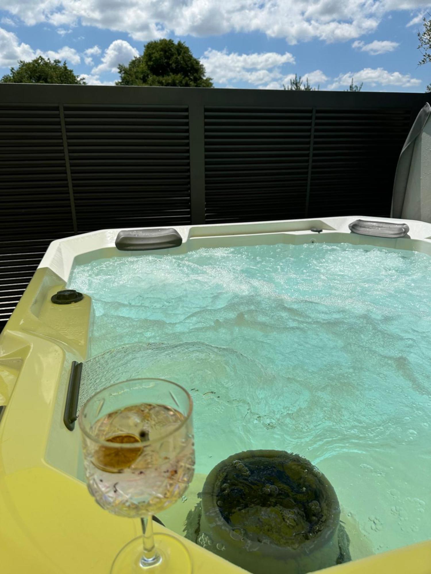 Apartments & Villa Tisno 奥布罗瓦茨 外观 照片