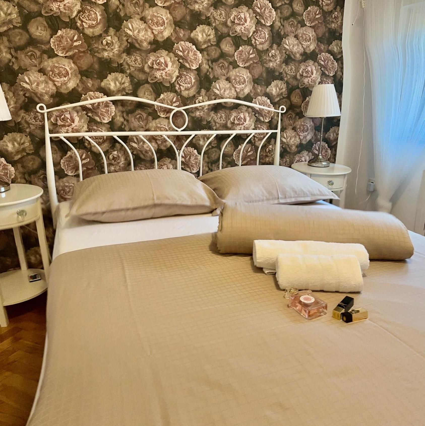 Apartments & Villa Tisno 奥布罗瓦茨 外观 照片