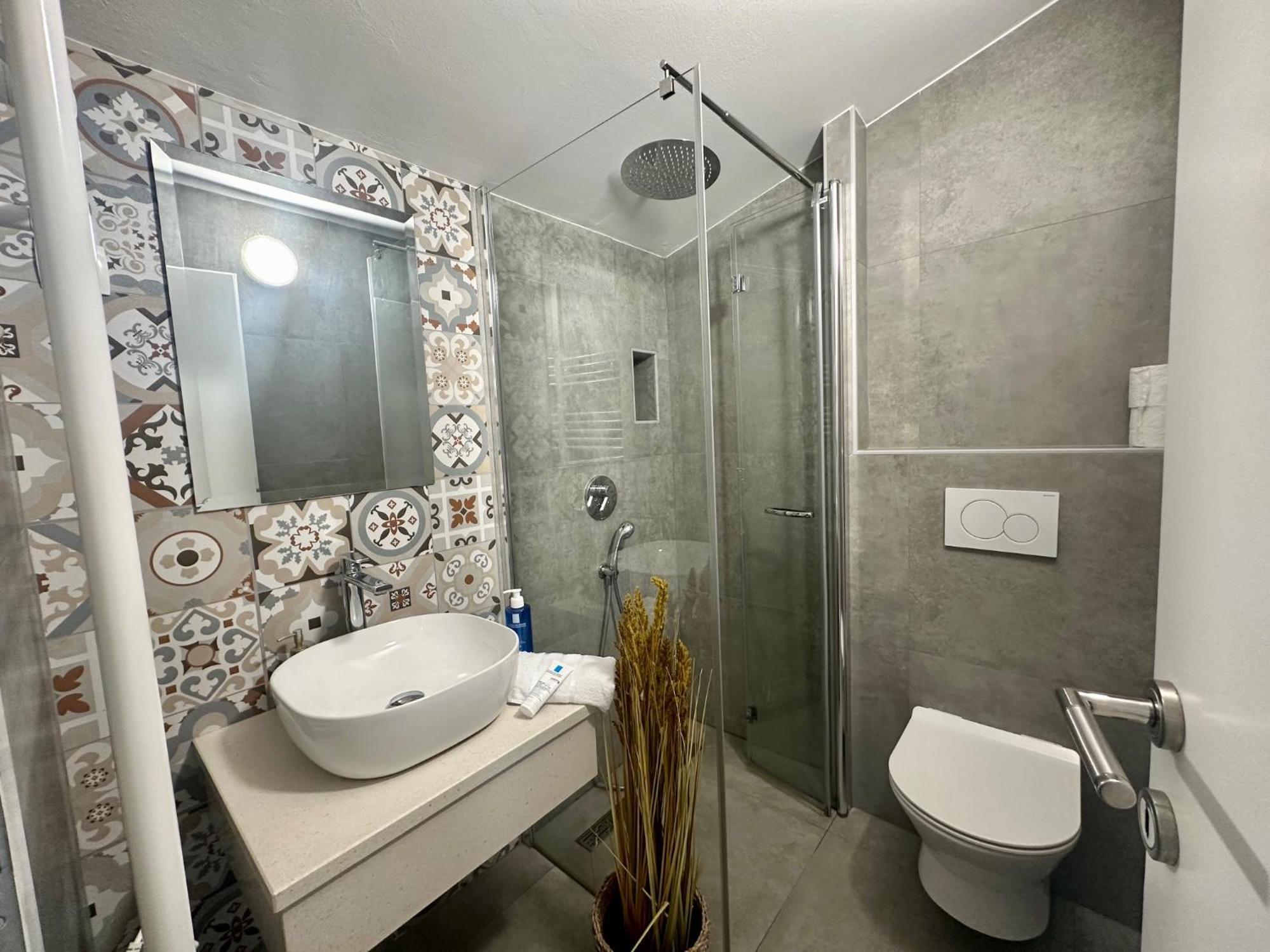 Apartments & Villa Tisno 奥布罗瓦茨 外观 照片