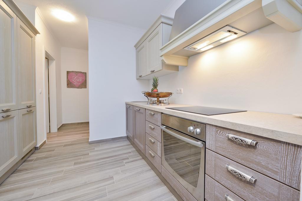 Apartments & Villa Tisno 奥布罗瓦茨 外观 照片