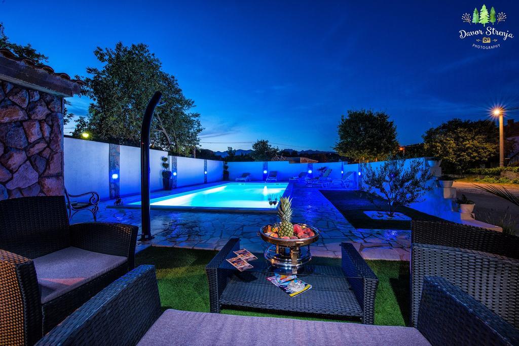 Apartments & Villa Tisno 奥布罗瓦茨 外观 照片
